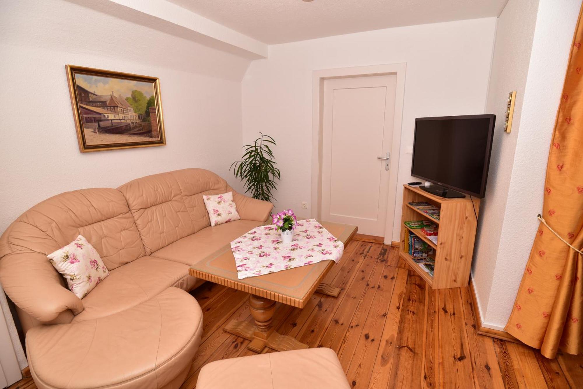 Ferienwohnung Am Hafen ลืบเบอเนา ภายนอก รูปภาพ